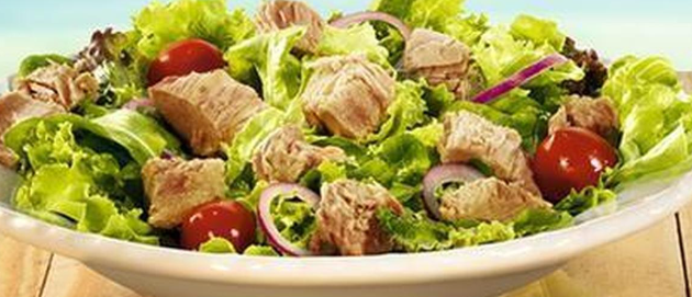 Salada com atum