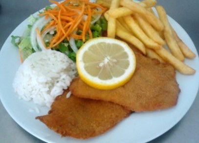 Panierter Hähnchenschnitzel (grosse Portion)