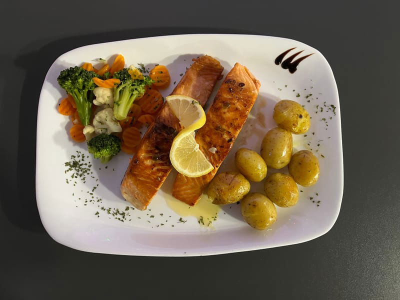 Gegrillter Lachs (grosse Portion)