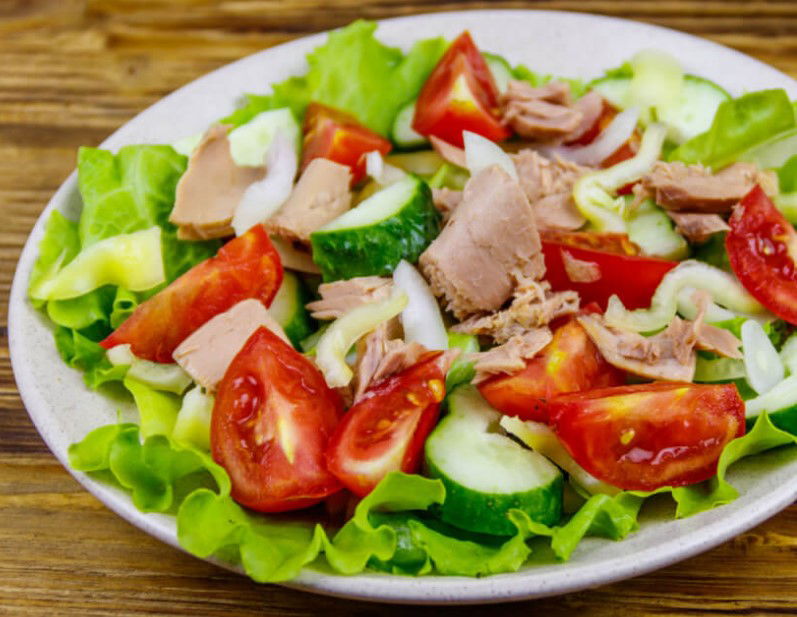 Gemischter Salat mit Thunfisch