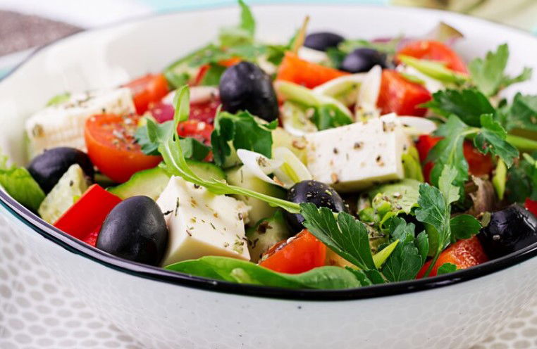 Gemischter Salat mit Feta Käse