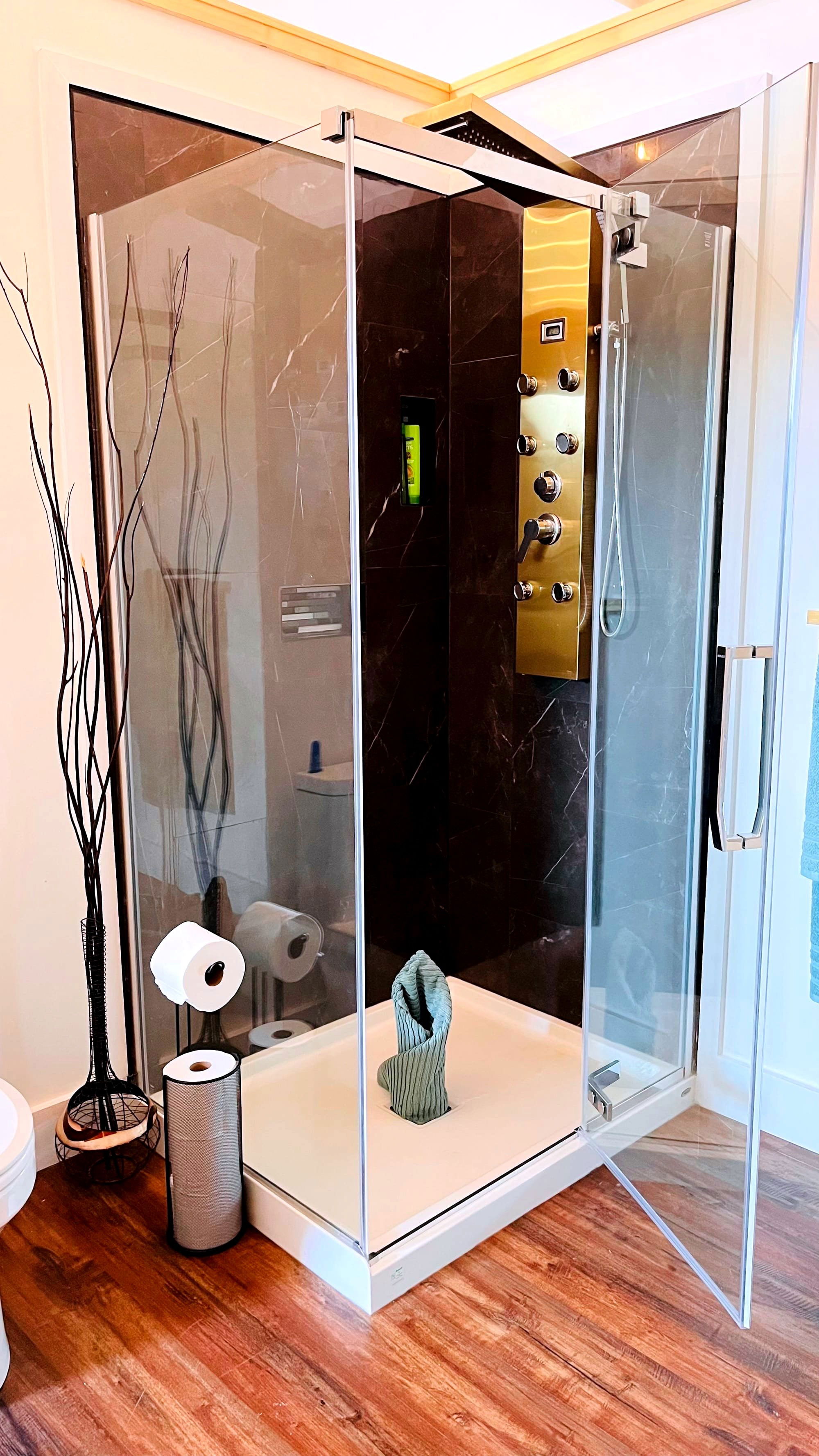 CUSTOM SHOWER