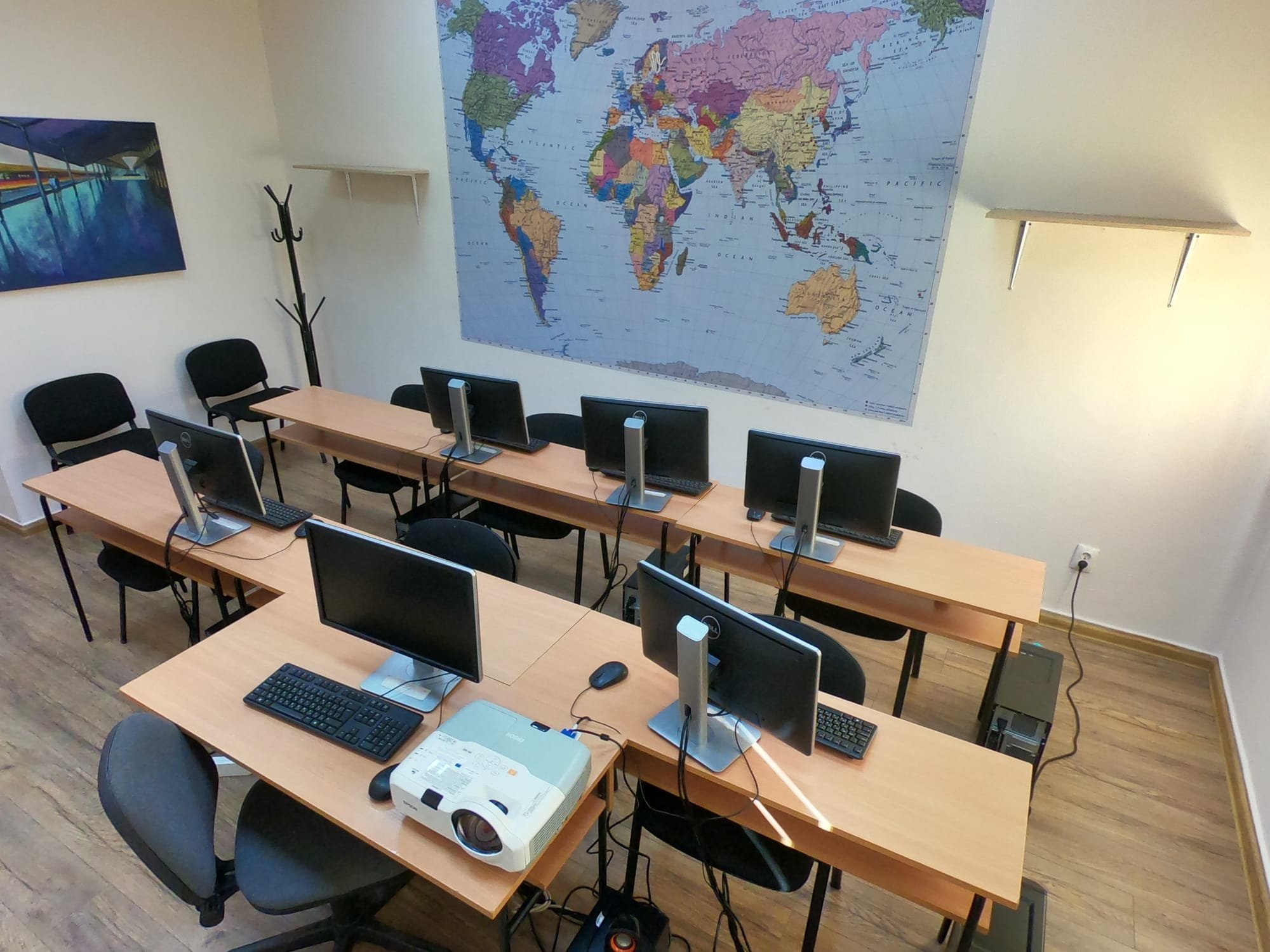 ЧСБУ „Талантите“ посреща първия учебен ден с обновени класни стаи
