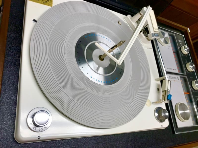 TURNTABLE & RECORD PLAYER SERVICE