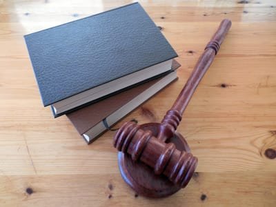 How To Select A Competent Criminal Defense Attorney image