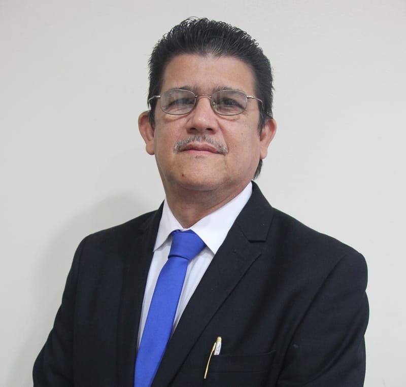 Magíster Raúl Carranza
