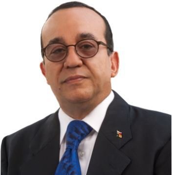 Dr. Eduardo Flores Castro