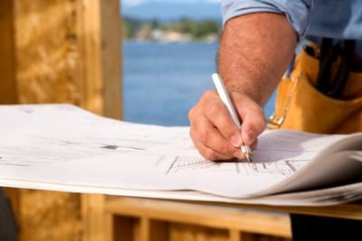 What to Look for Before You Hire a General Contractor  image