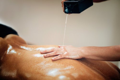Traditionelle chinesische Öl-Massage