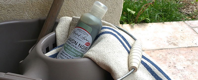 Savon noir pour les sols