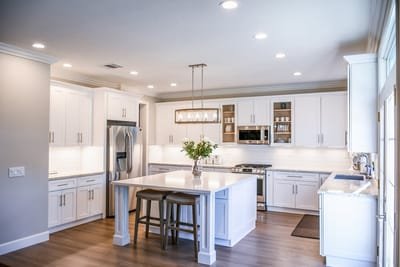 Tips for Choosing the Right Kitchen Remodeling Contractor  image