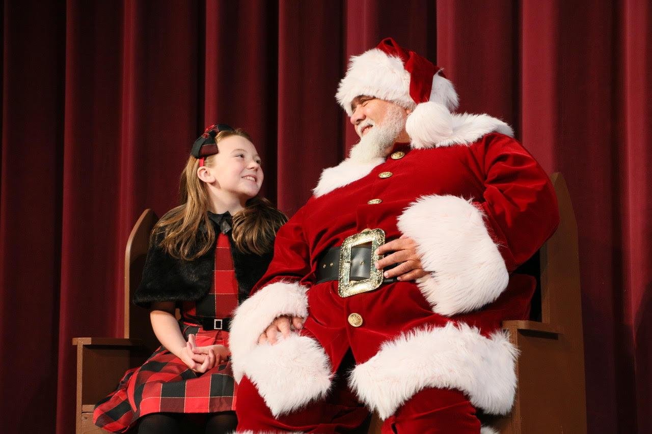 "Miracle on 34th Street" - Theatre of Northeastern Connecticut at the Bradley Playhouse - REVIEW