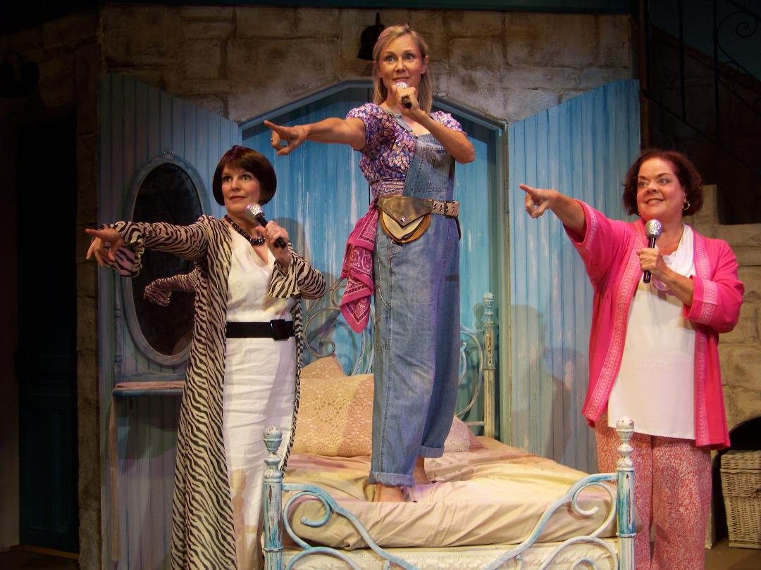 "Mamma Mia!" By Catherine Johnson, Benny Anderson & Bjorn Ulvaeus - Majestic Theater (West Springfield, MA.) - REVIEW