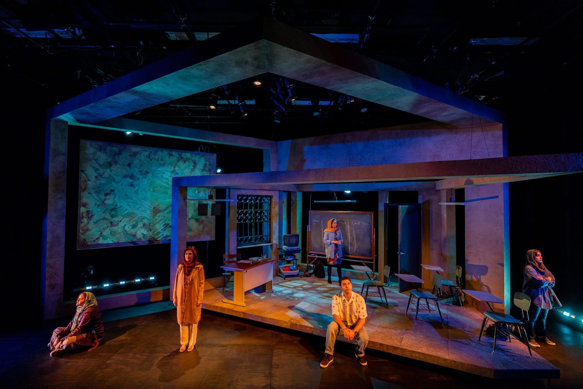 "English" By Sanaz Toossi - SpeakEasy Stage Company (Boston, MA.) - REVIEW