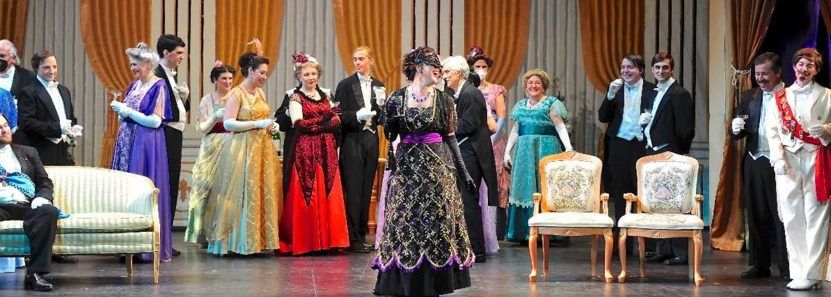 "Die Fledermaus” - Johann Strauss II - Valley Light Opera (Northampton, MA.) - REVIEW