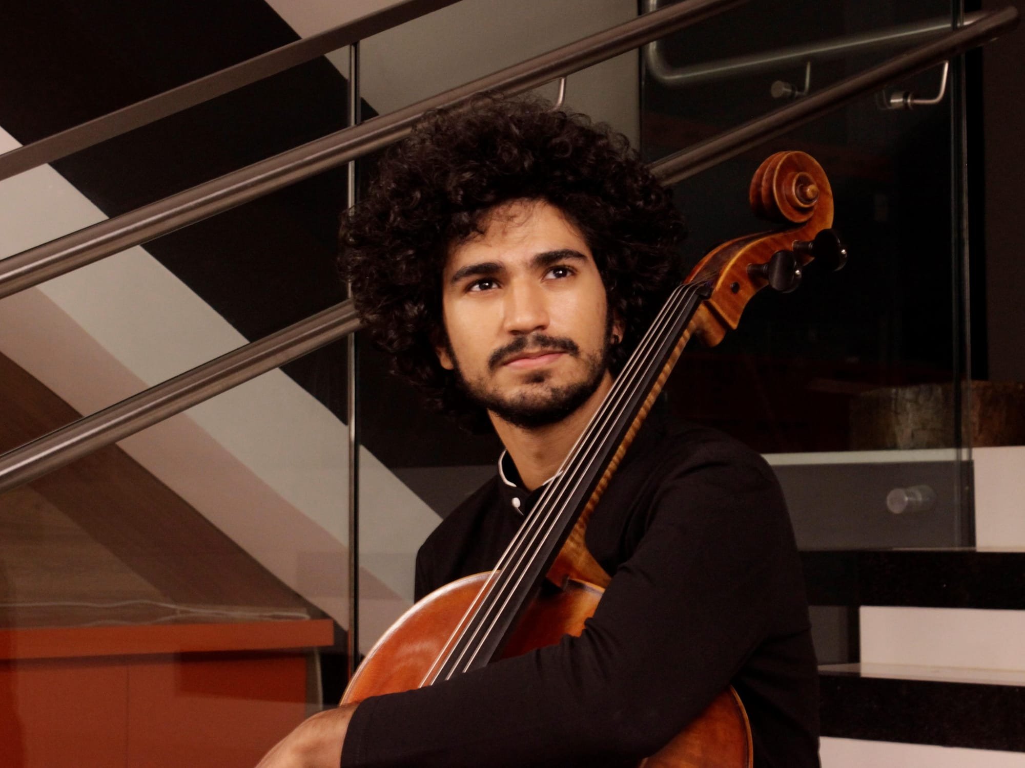 Jovem talento do violoncelo se apresenta nesta sexta (7/5) no CTJ Hall