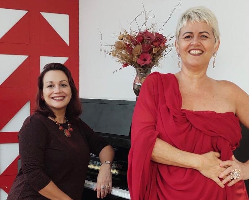 Duo Caliandra apresenta canções de mulheres brilhantes