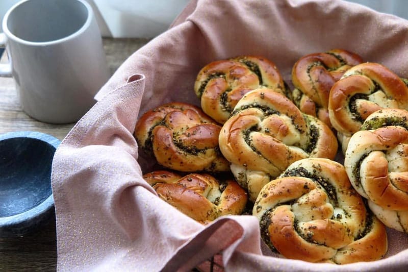 Zaatar Roll لفائف الزعتر