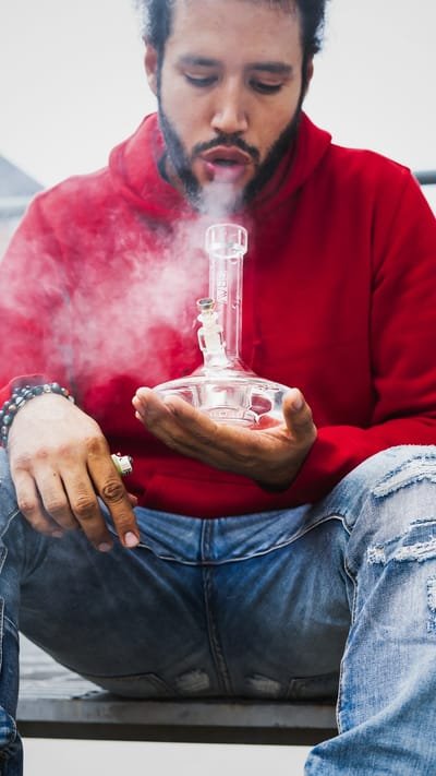 Top 6 Ways of Finding the Best Online Bong Store image