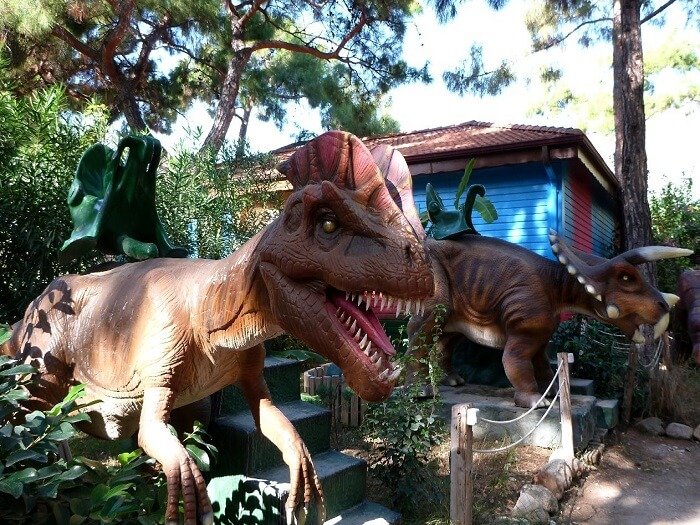 حديقة الديناصورات في انطاليا