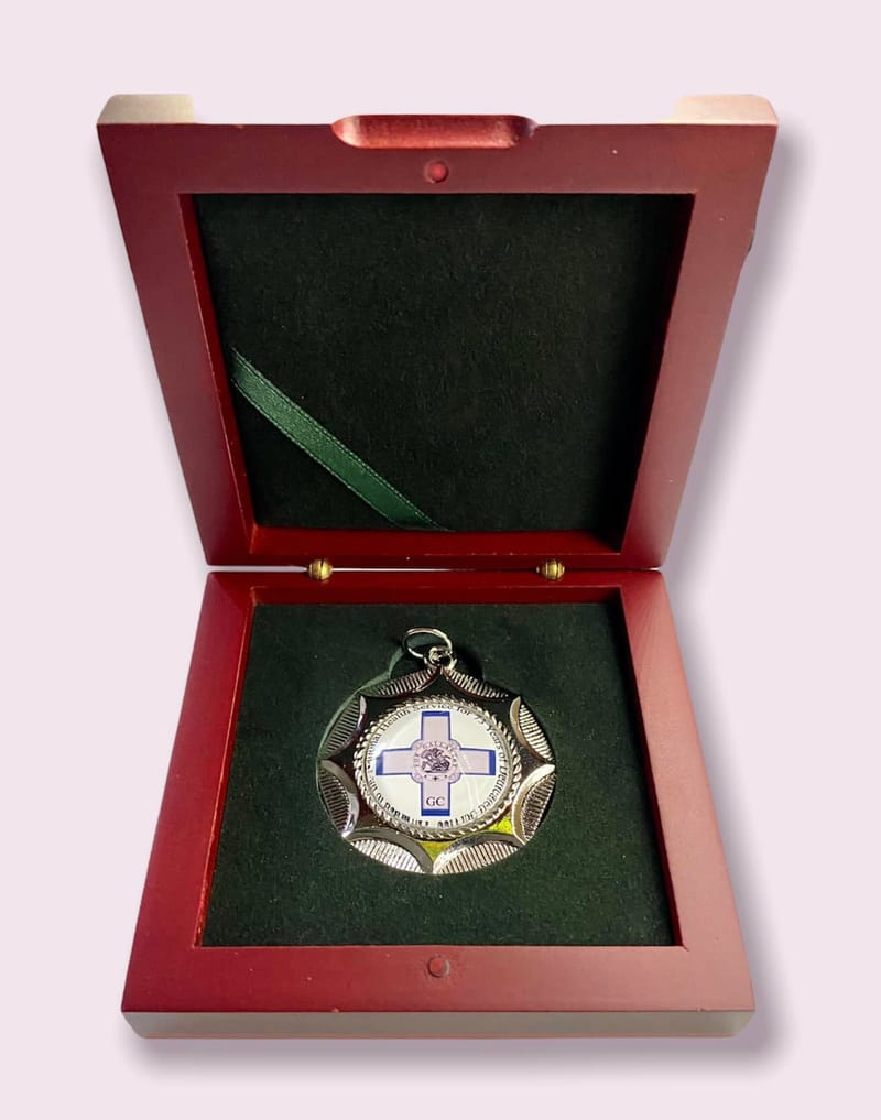 NHS CROSS MEDAL 006 with wooden presentation box FIVE STAR LOCAL