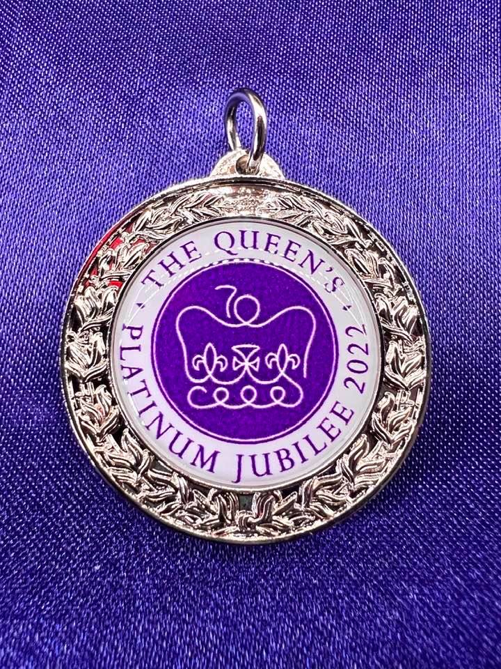 THE QUEEN'S PLATINUM JUBILEE PREMIUM MEDAL FIVE STAR LOCAL