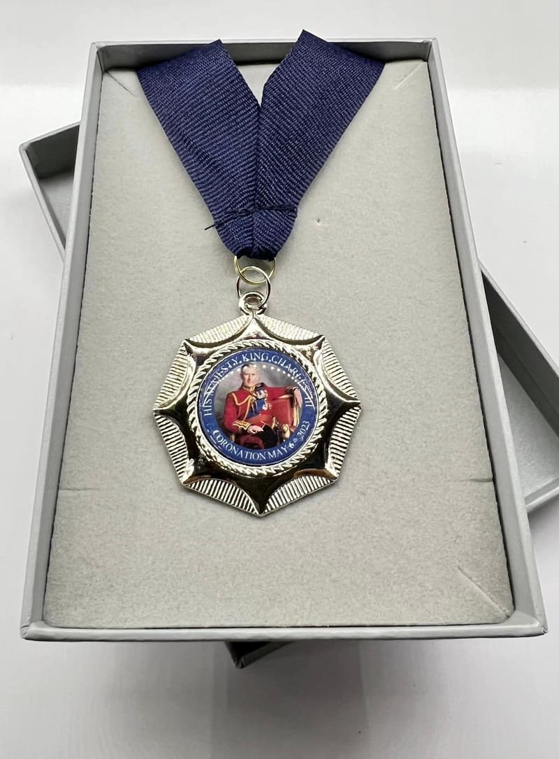 King Charles III Coronation Souvenir Pin Badge - FIVE STAR LOCAL