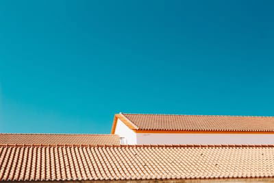 Things to Have In Mind When Employing a Roofing Service image