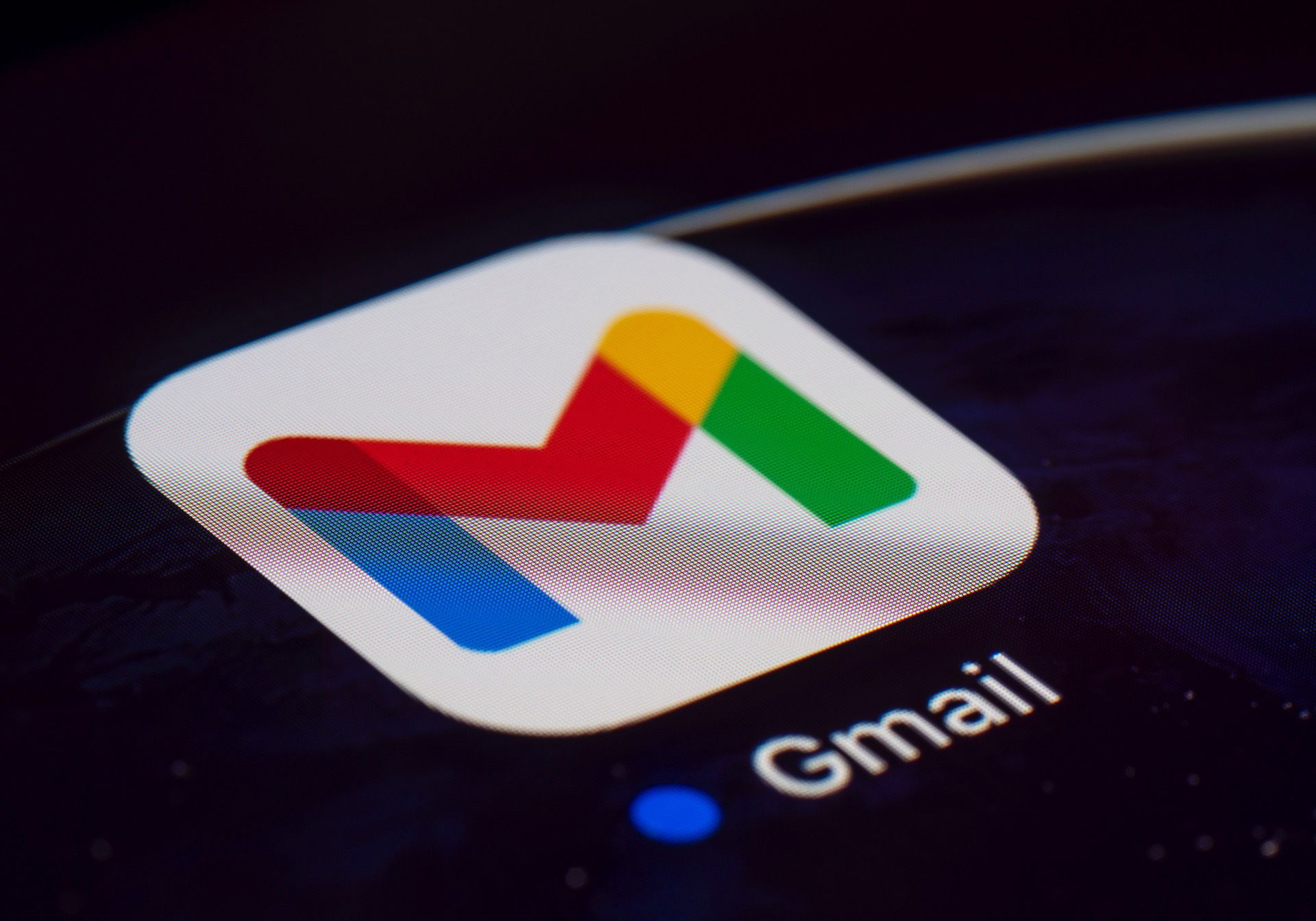 Gmail : l'IA débarque sur Android et iPhone pour écrire vos e-mails, voilà comment ça marche