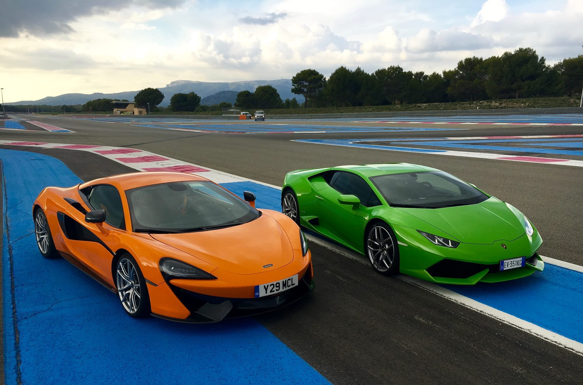 Essai Lamborghini et McLaren sur un tournage Top Gear sur le circuit du Castellet
