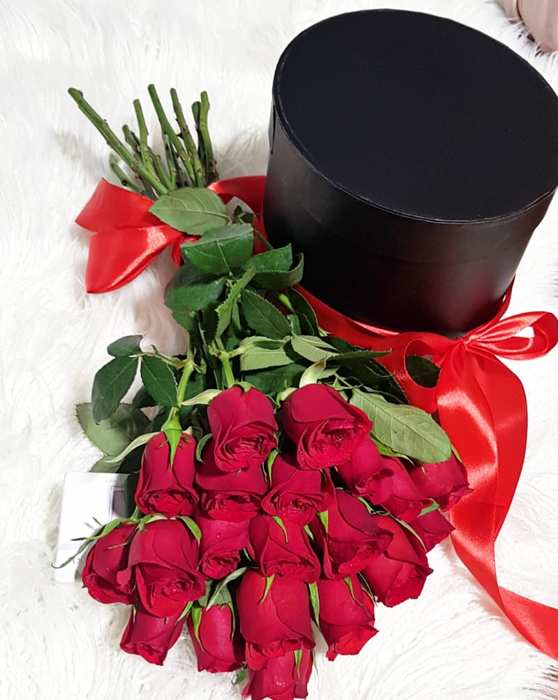valentine 20 stems roses Exclusive Floral