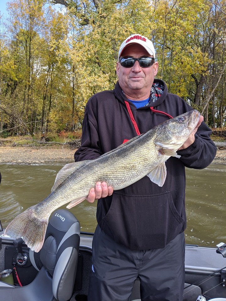 Illinois Fishing Lodge: Mississippi River Guided Fishing Trips