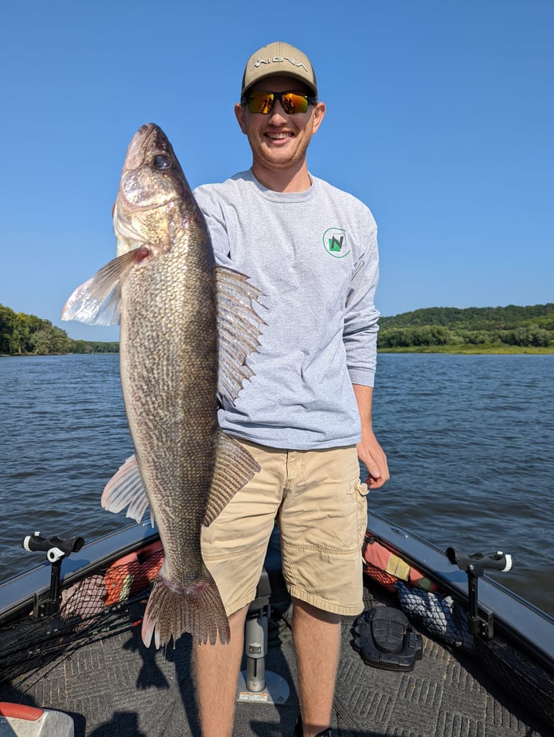 POOL 4 (RED WING) WATER TEMP 71 LEVEL 2.3FLOW 8240 HAHN'S FISHING