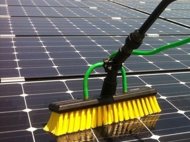 Nettoyage panneaux solaires