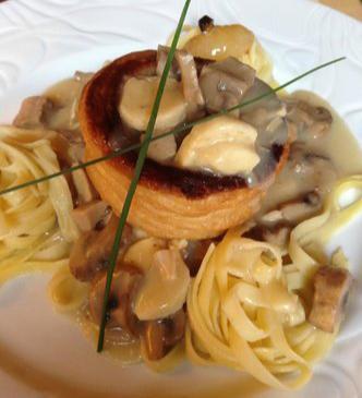 Bouchée à la reine et ses nouilles