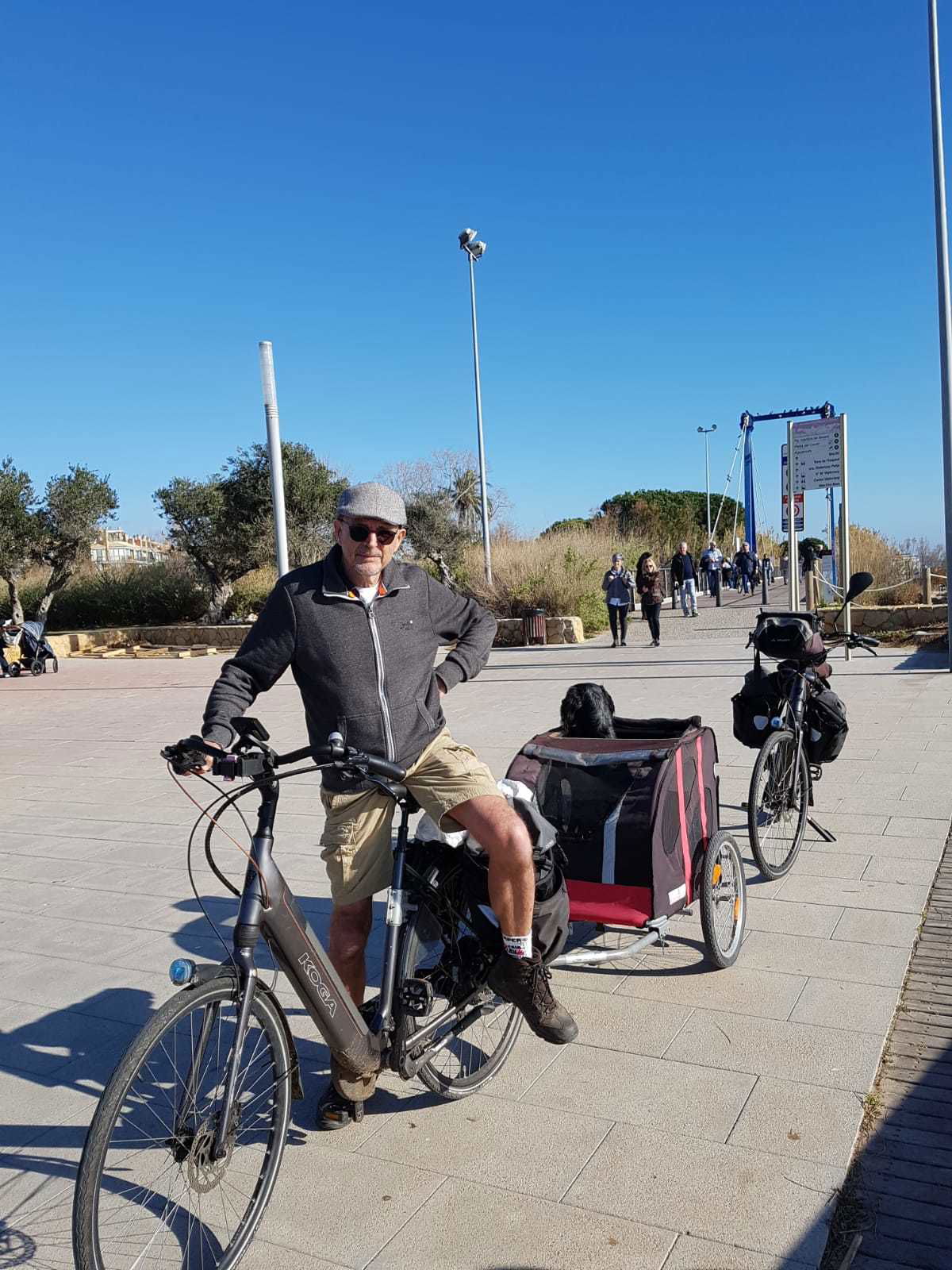 06/01Mainou (ten zuiden van Cambrils) met fiets en hond naar Salou