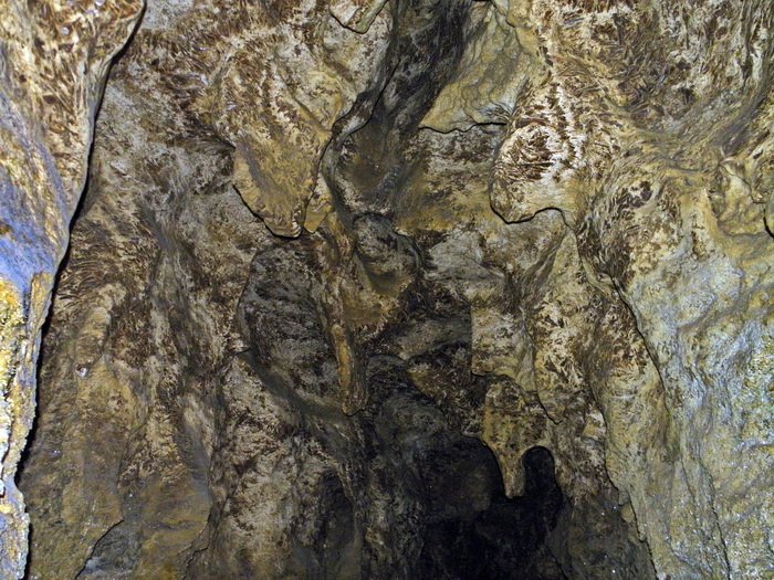 ⏩ Пещера Хрустальная
