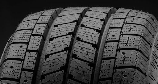 What Is the Right Time to Replace Your Car Tyres?