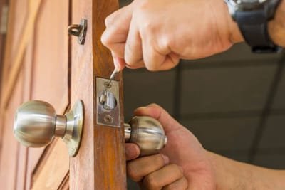 What to Know When Choosing Locksmith Services  image