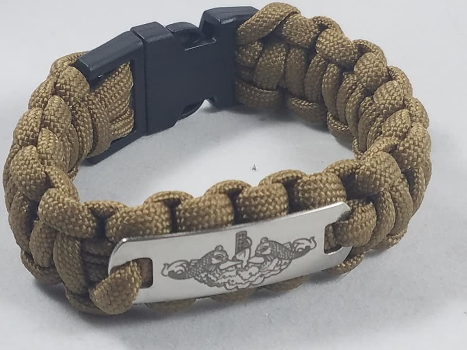 paracord bracelet