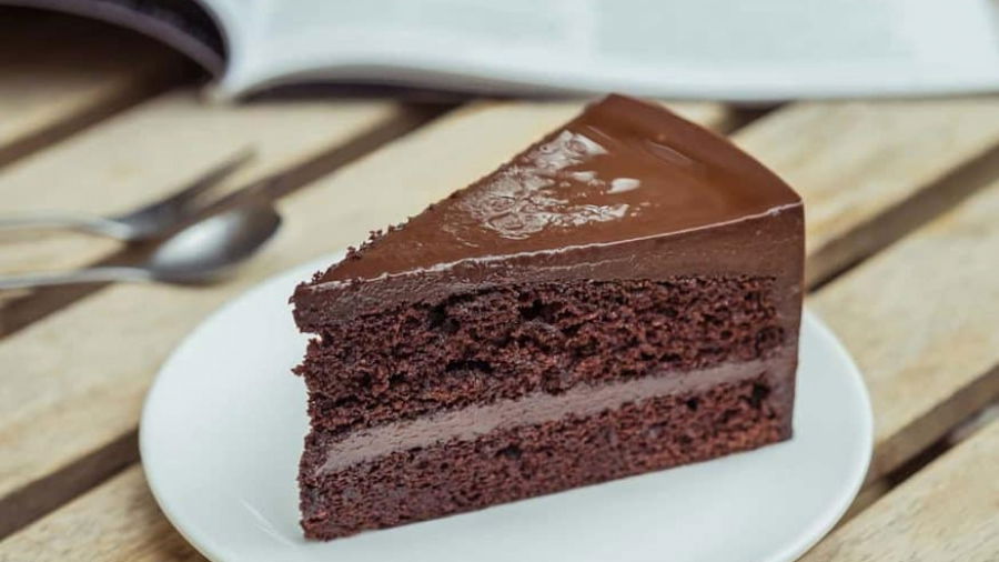 Smooth Chocolate Cake without sugar!