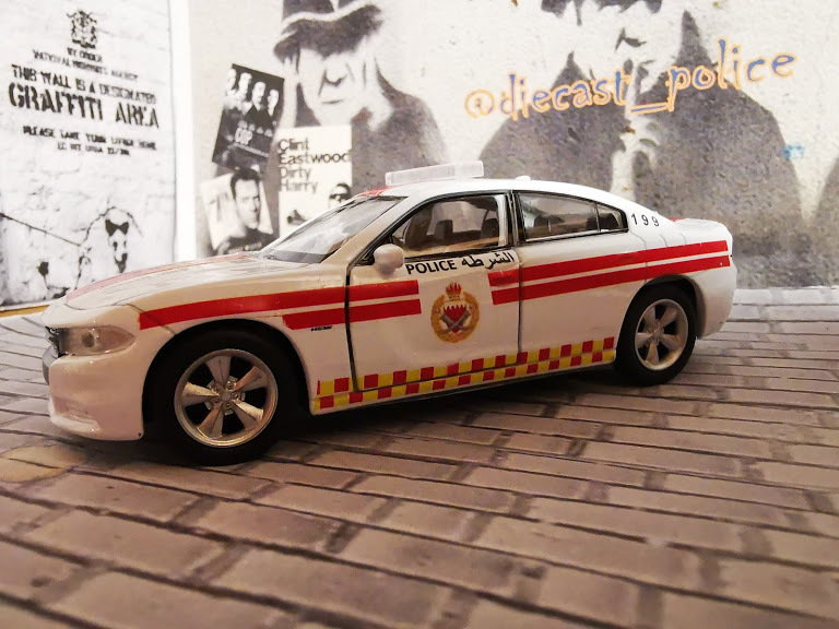 Voiture Miniature Dodge Charger 2008 Police – Échelle 1/64 – Rollin – Modèle Diecast – Neuf