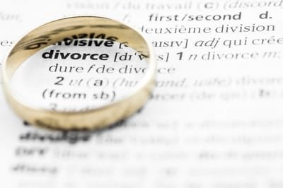 Factors to Consider When Selecting the Right Divorce Lawyer image