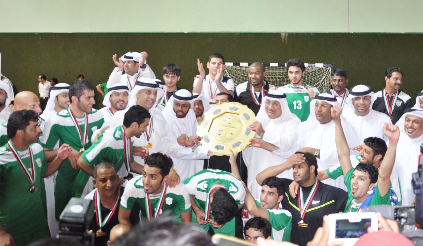 فريق كرة قدم الصالات 2012-2013 بطل دوري الإمارات لدوري الصالات