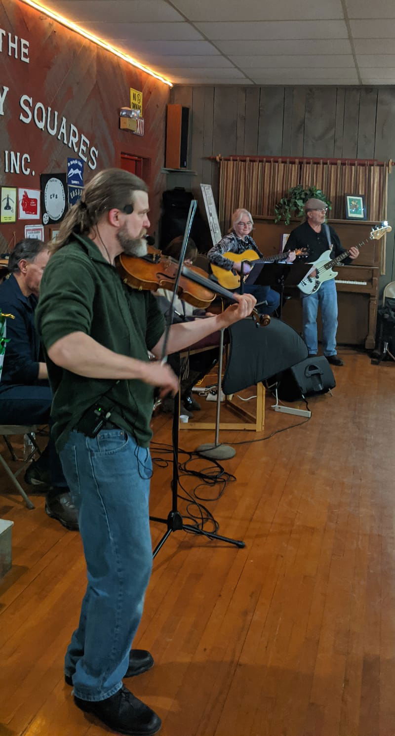 Fiddle Tune Sessions 1st & 3rd Wednesday