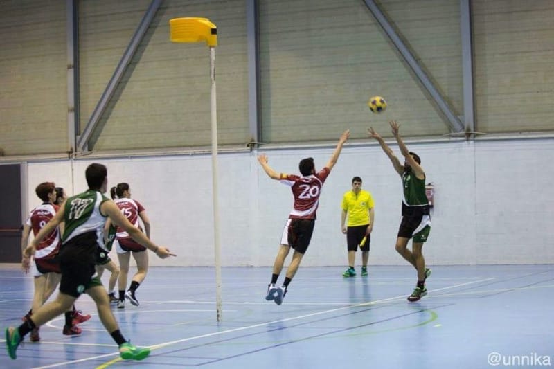 Korfball o Balonkorf - una mirada al deporte