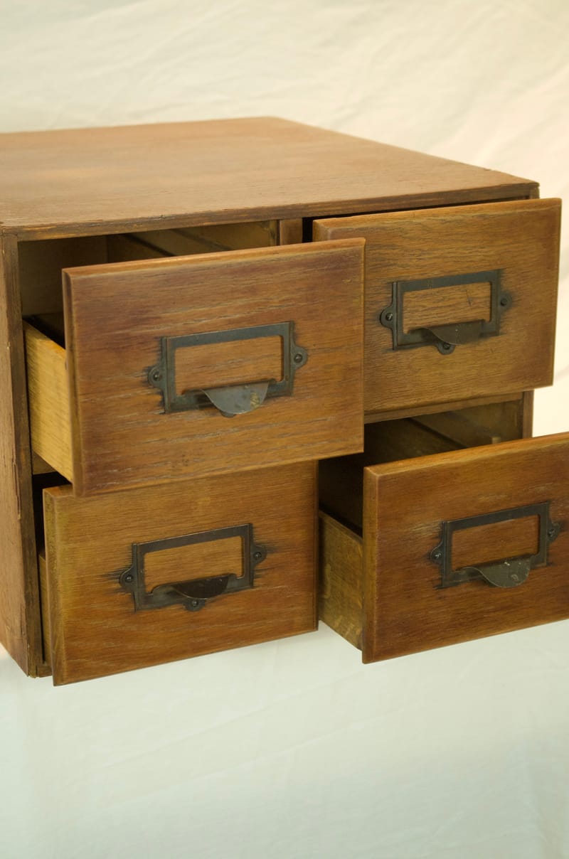 Vintage Wooden 1950s four drawer library index card holder.