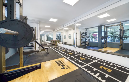 HOLDSTRONG INDOOR GYM