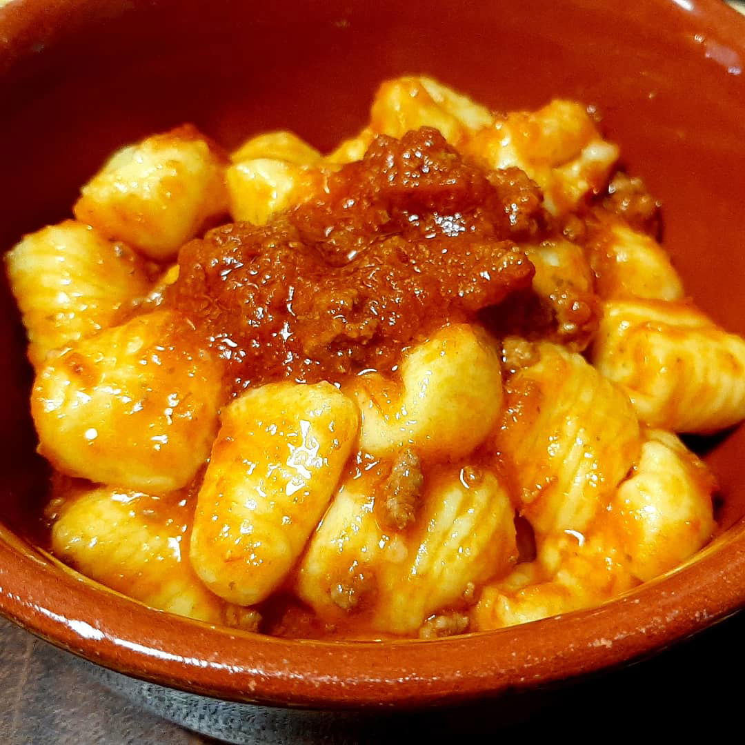 GNOCCHI DI PATATE CON RAGU' DI CARNE