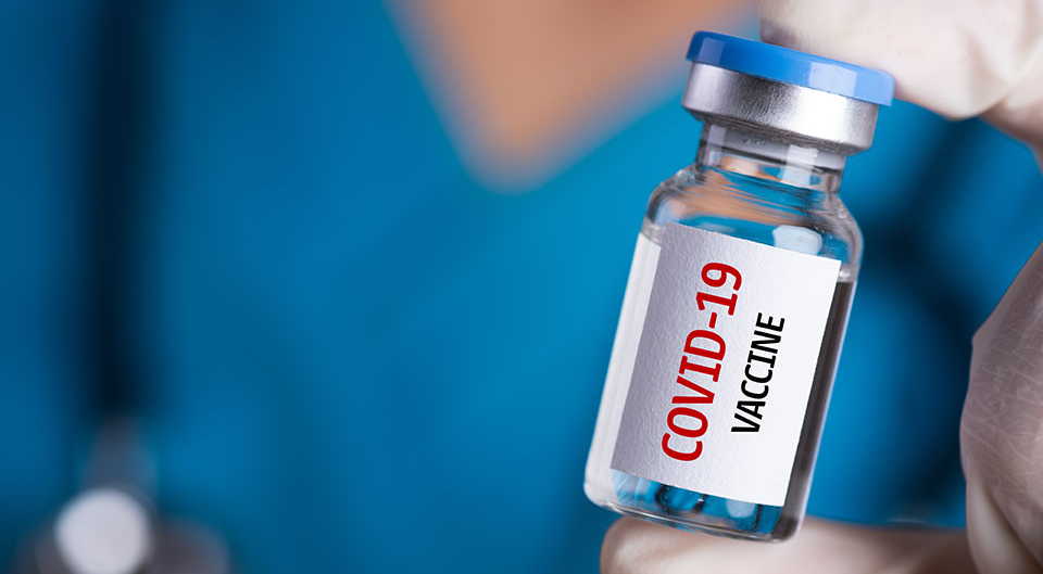 Οι νέες συστάσεις εμβολιασμού για την COVID-19